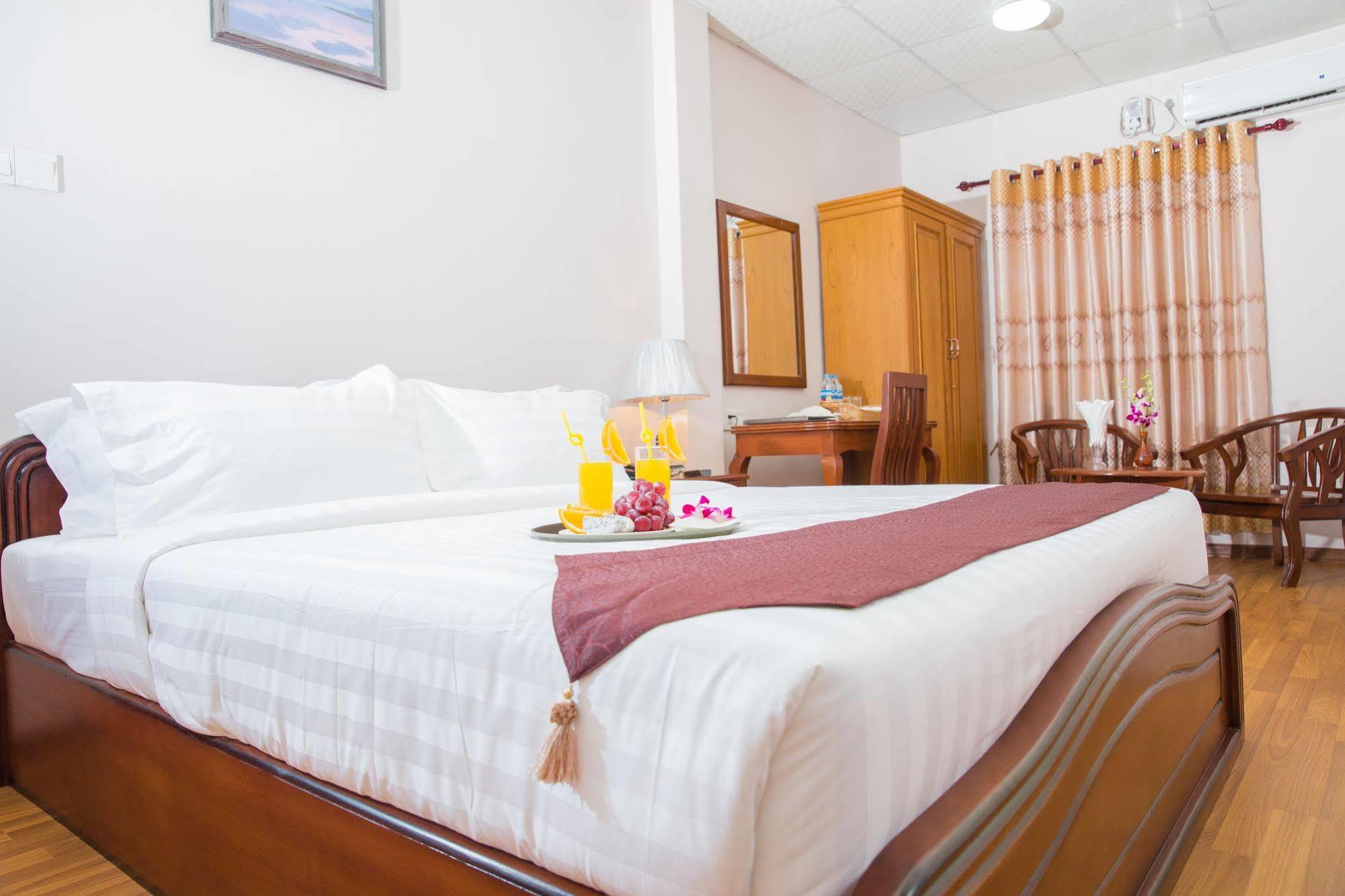 Hotel Iceland Mandalay Exteriör bild